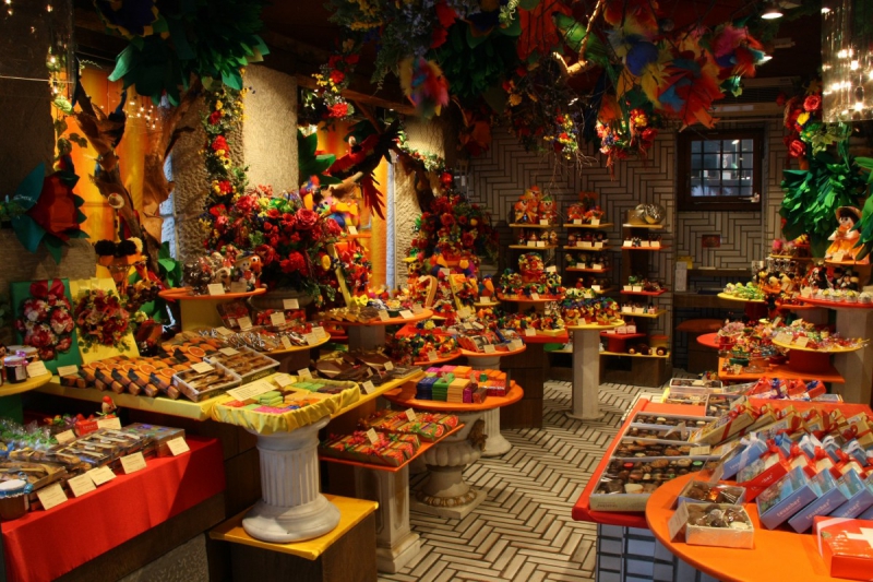 vente-CANTARON-min_candy_store_chocolate_shop_chocolate_switzerland-393515